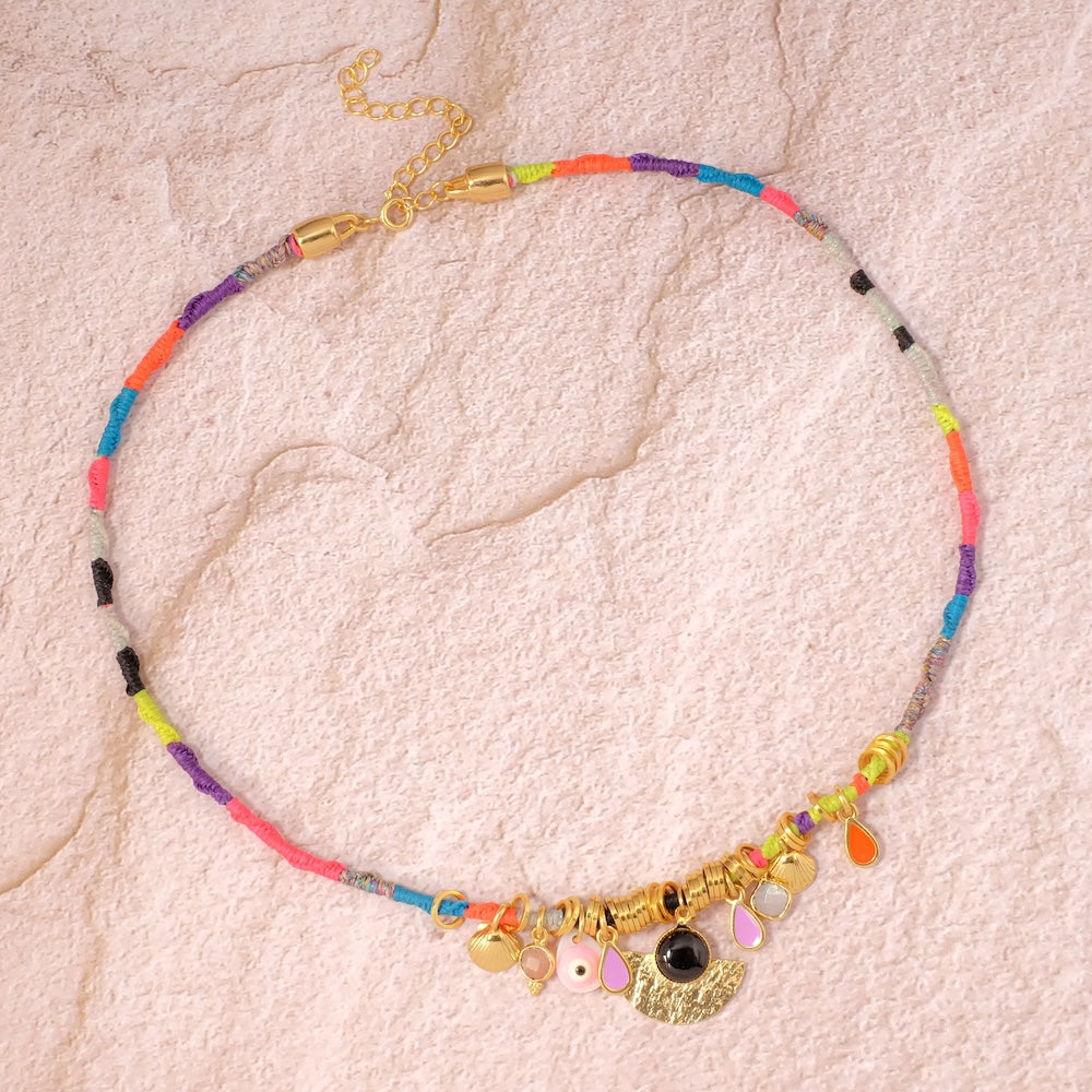 Collier de plage Colorful et mix de pendentifs