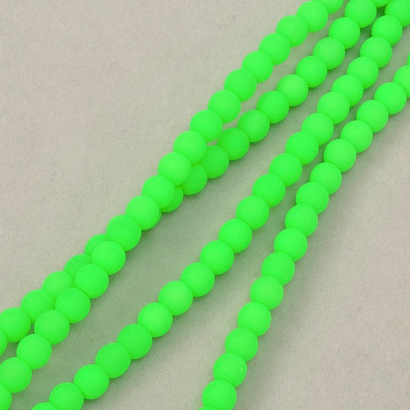 Draad van ronde Bohemian kralen 4mm ondoorzichtig neon groen