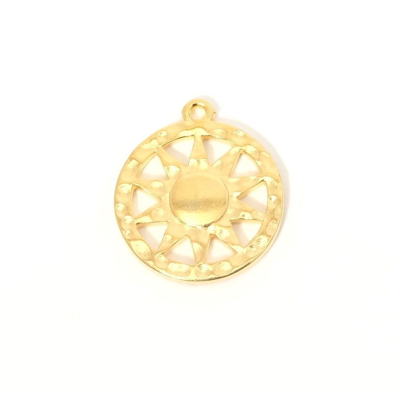 Pendentif Soleil martelé en Zamak doré Or 24K